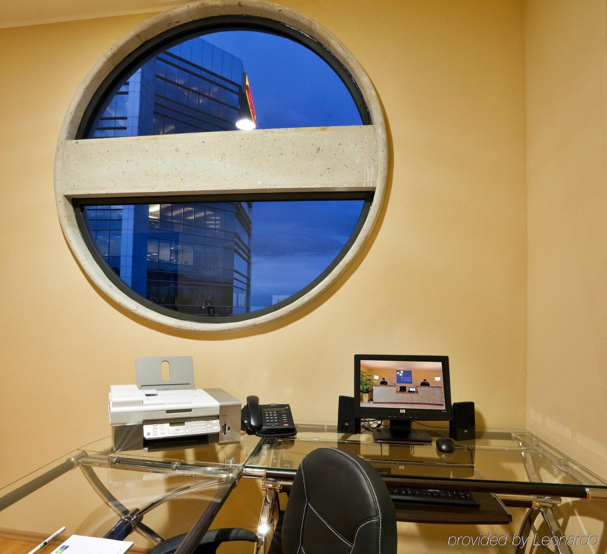 Holiday Inn Express Mexico Santa Fe By Ihg Facilities photo